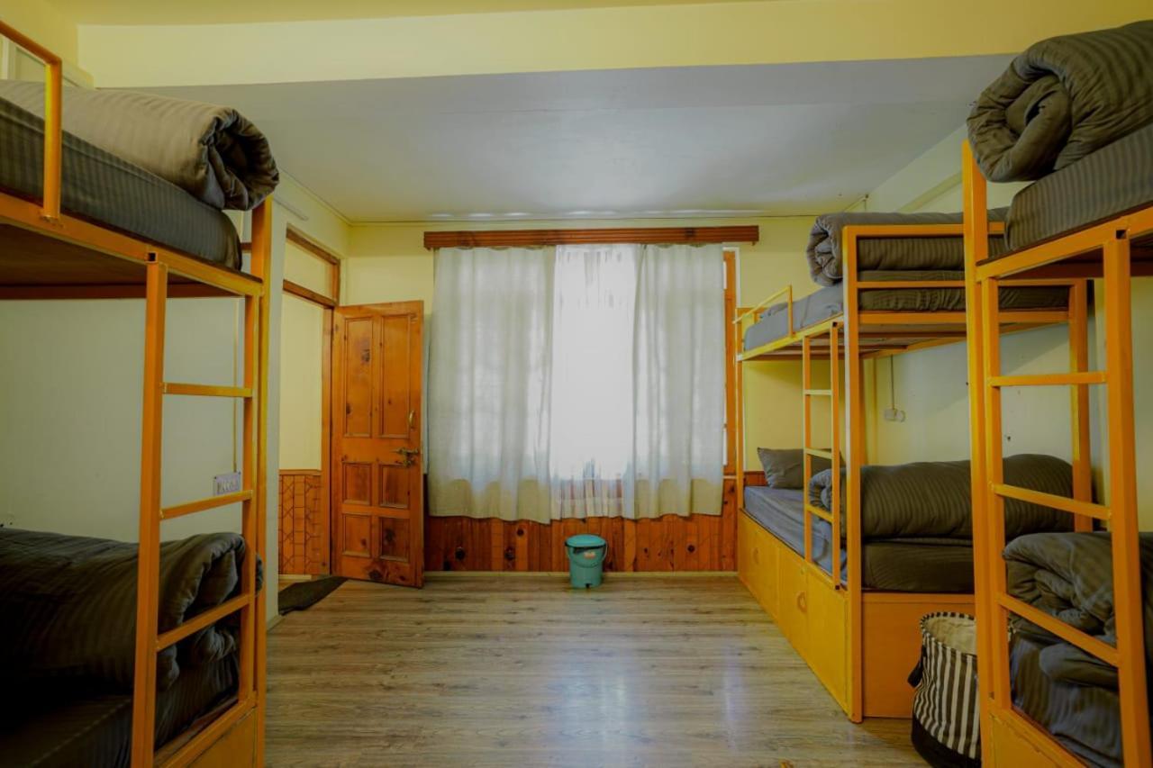 Mars Monkey Hostel & Cafe Manāli Екстериор снимка