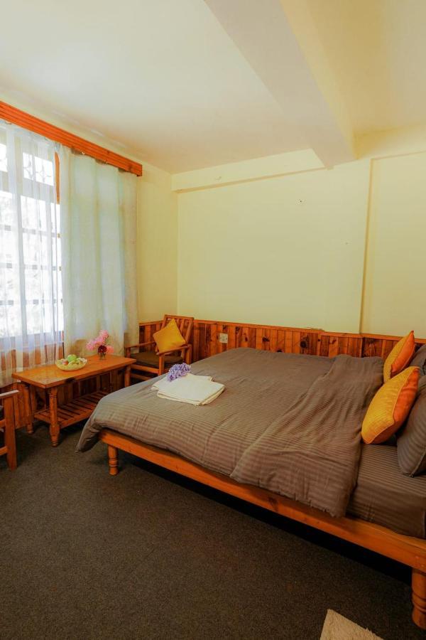 Mars Monkey Hostel & Cafe Manāli Екстериор снимка