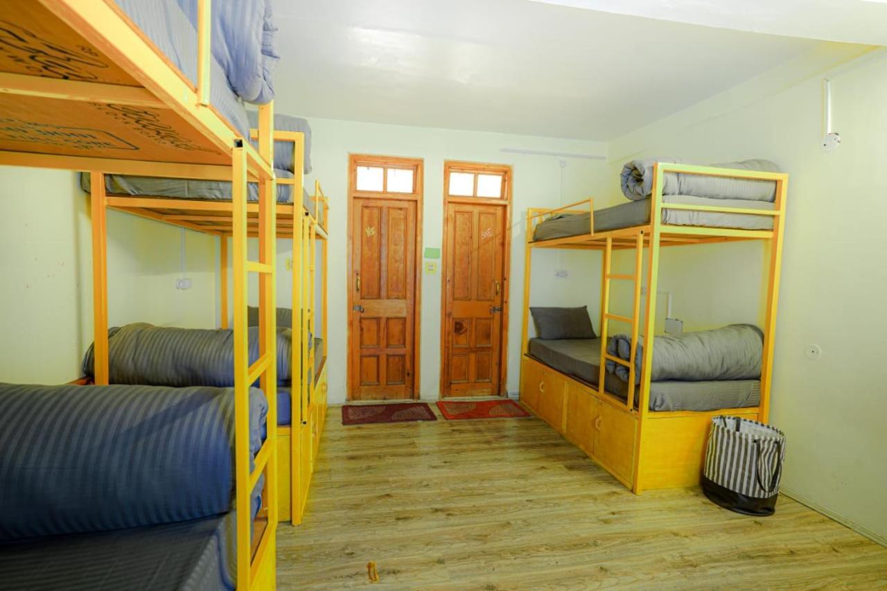 Mars Monkey Hostel & Cafe Manāli Екстериор снимка