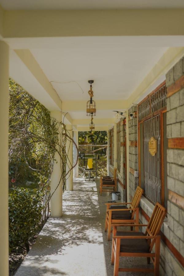 Mars Monkey Hostel & Cafe Manāli Екстериор снимка