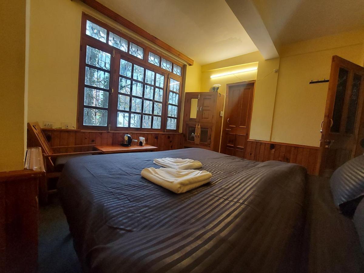 Mars Monkey Hostel & Cafe Manāli Екстериор снимка