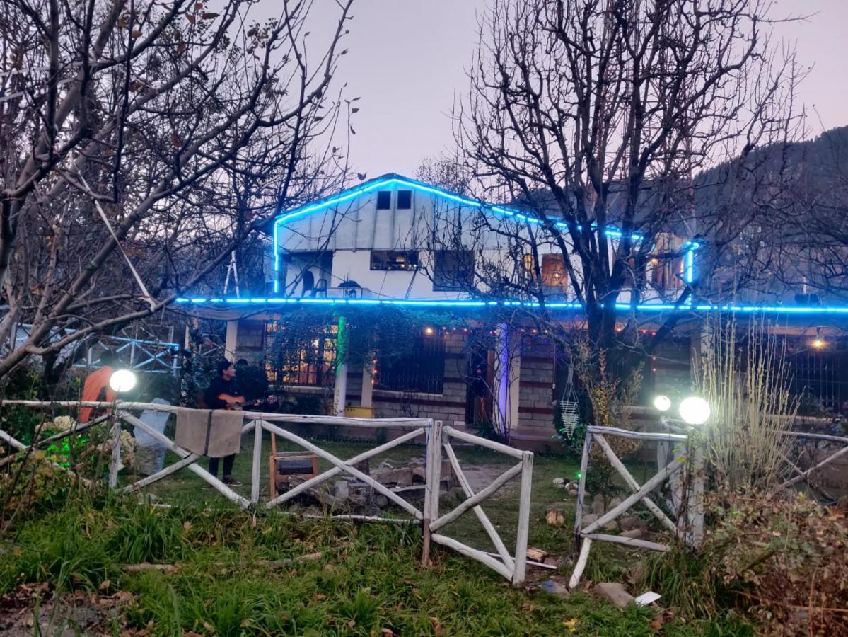 Mars Monkey Hostel & Cafe Manāli Екстериор снимка