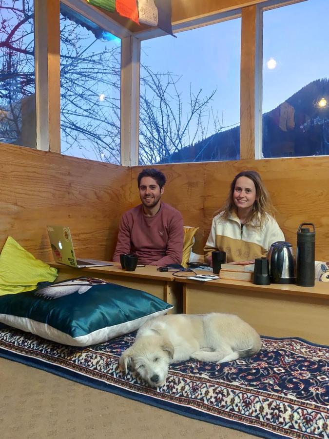 Mars Monkey Hostel & Cafe Manāli Екстериор снимка